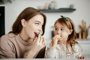 にこやかな親子