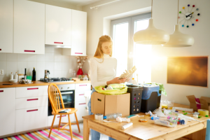 散らかった部屋